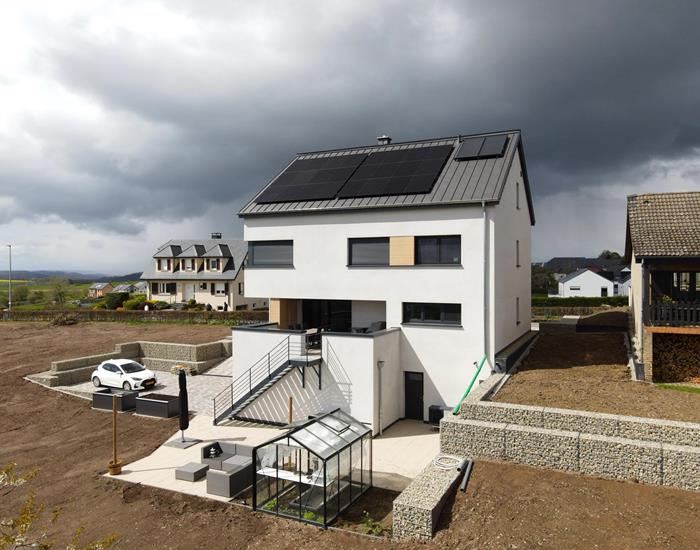 Aménagement extérieur, terrasses, salles de bains et conception de la façade